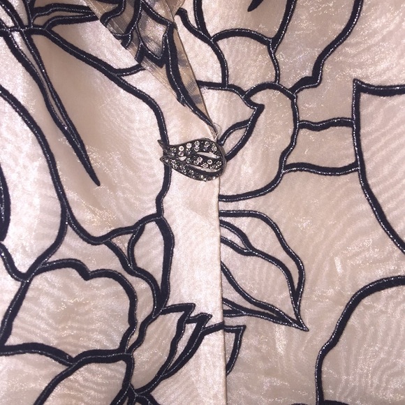 🛍🧥Women’s Metaphor Shiny Embroidered Blazer🧥 - Picture 5 of 5